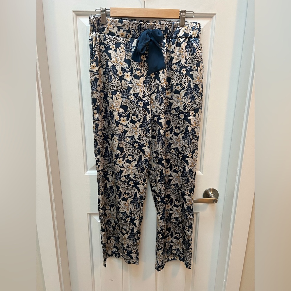 Tahari Navy and Cream Floral Drawstring Pants